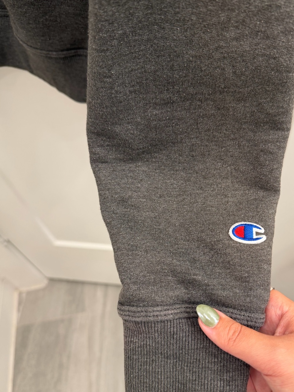 Champion Gray Embroidered Logo Crewneck Sweatshirt Size Small